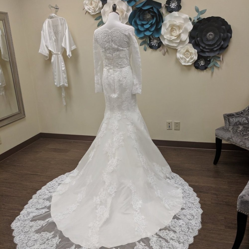 NWT Wedding Dress Size 14 Long Sleeve Lace Mermaid Illusion sleeve off shoulder - Picture 7 of 8